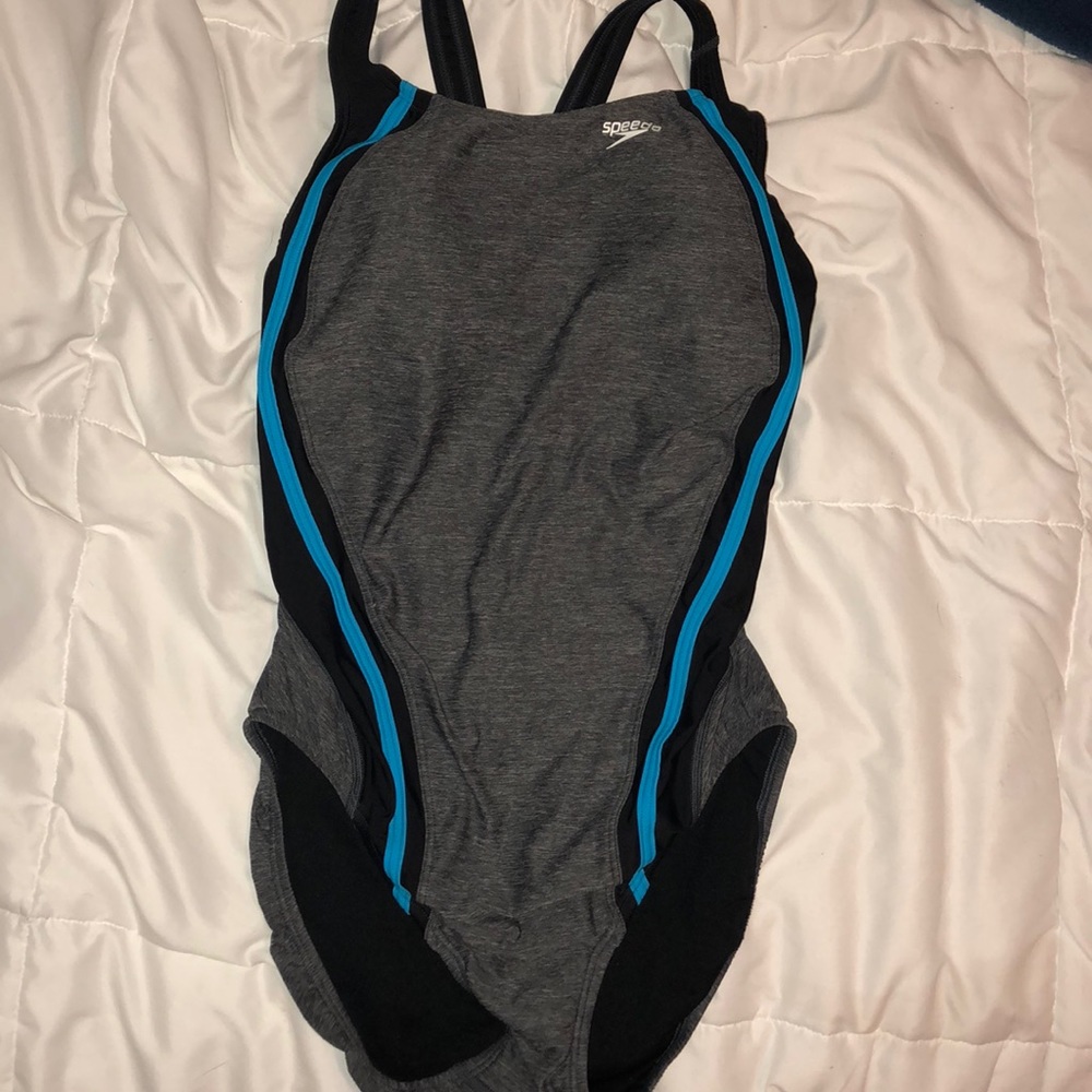 2 Women’s SPEEDO SWIMSUIT BUNDLE